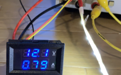 今度は電圧・電流計を買ってみました