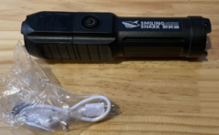 シンプルだけど強力なLEDライトをアリエクから