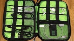 ケーブル類収納ポーチは270円