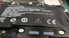 （追記あり）Chuwi 膨らんだバッテリーの摘出