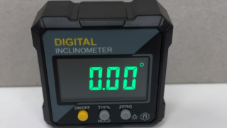 アリエクからの第2弾はデジタル傾斜計