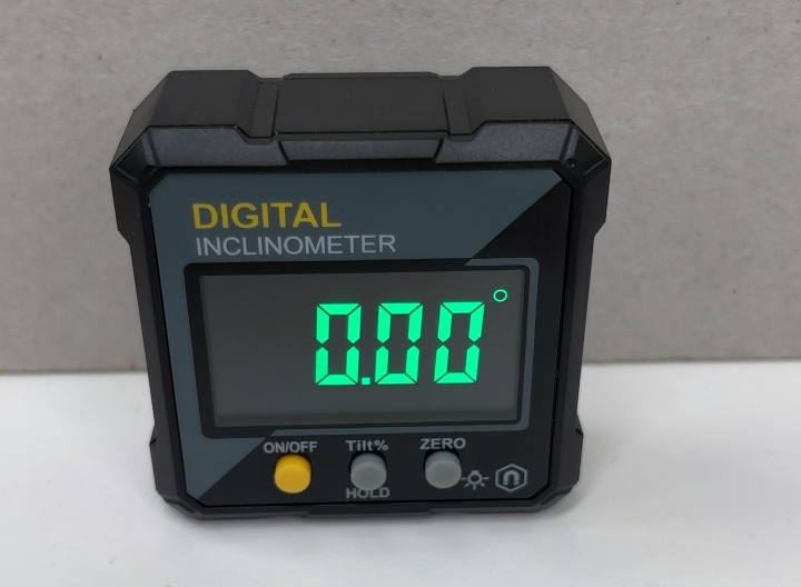 アリエクからの第2弾はデジタル傾斜計